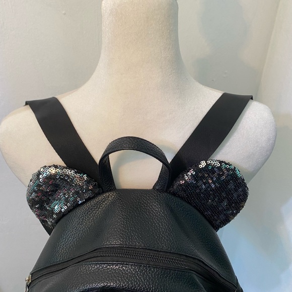 Disney Minnie Mouse backpack in black with sequin ears and bow.Adorable! - Picture 4 of 12